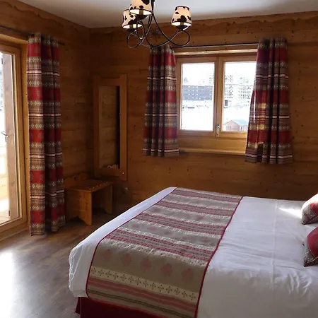 Chalet-hotel Le Beausoleil, The Originals Relais 3* Fontcouverte-la-Toussuire