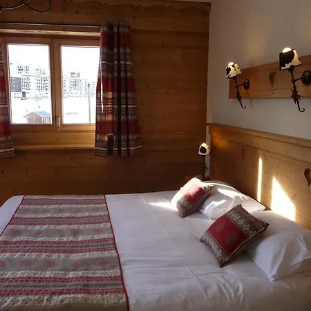 Chalet-hotel Le Beausoleil, The Originals Relais Hotel Fontcouverte-la-Toussuire