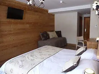 Chalet-hotel Le Beausoleil, The Originals Relais Fontcouverte-la-Toussuire
